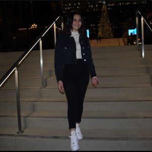 Meet your Posher, Roxana